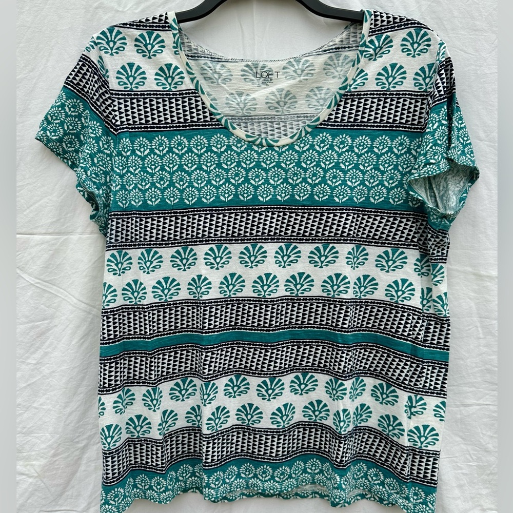 LOFT Outlet short sleeve tee with blue/green print